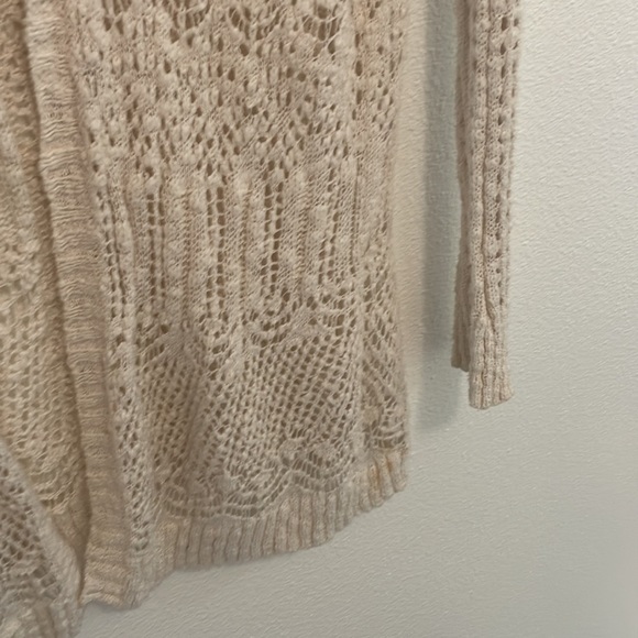 Soft classy woven sweater with hood😍 - Picture 3 of 9